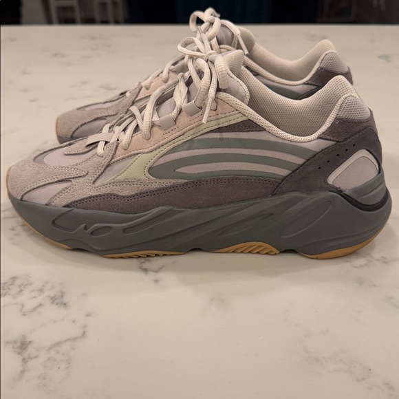 Adidas Yeezy Boost 700 V2 “Tephra” - Picture 3 of 8